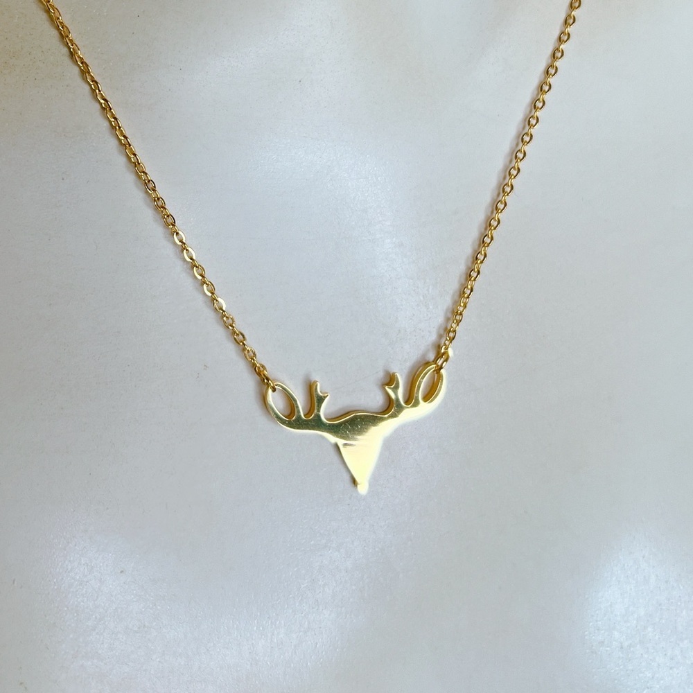 Gold plated 🦌 reindeer 16” to 18” necklace - Picture 2 of 3
